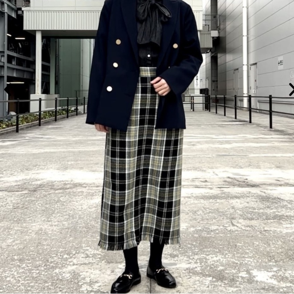 Coen Tweed Skirt in size L